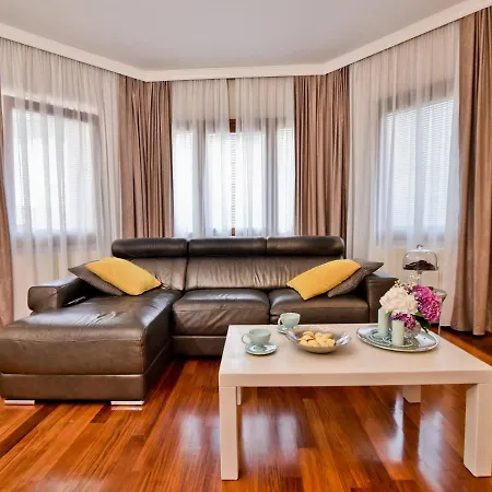 Superior 4 Antea With Pool Jacuzzi, Vila *